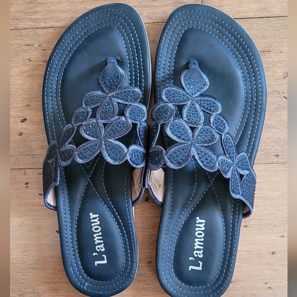 L'amour Navy Floral Sandals